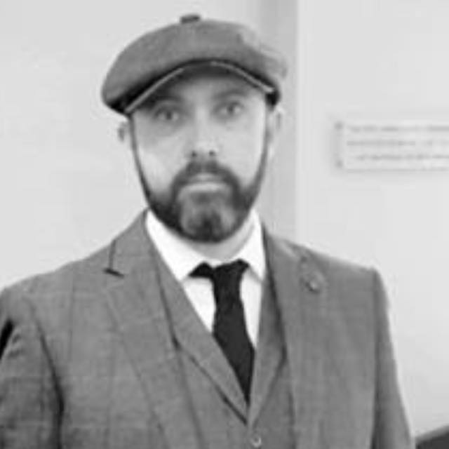 ITWorksResource's tweet image. Everyone here at #ITW would like to congratulate our Sales Director, Stuart Quinney, who celebrates two years with the company today. 🍾
Peaky Blinders got nothing on you.