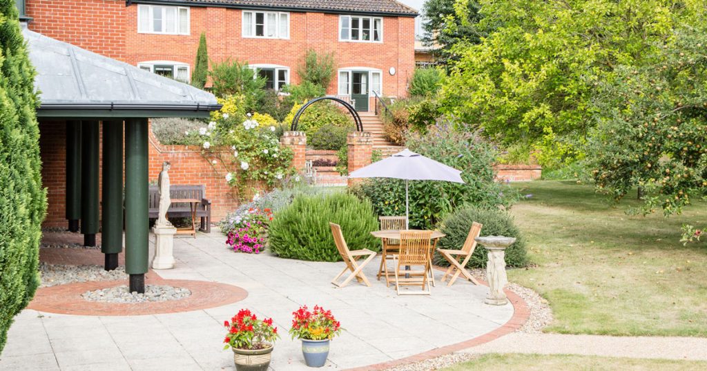 Alert_iT_Care's tweet photo. Two Elizabeth Finn Homes awarded Platinum status for End of Life Care https://t.co/Qg189oOAvK @CEO_EFHL https://t.co/Nc35akkcXk