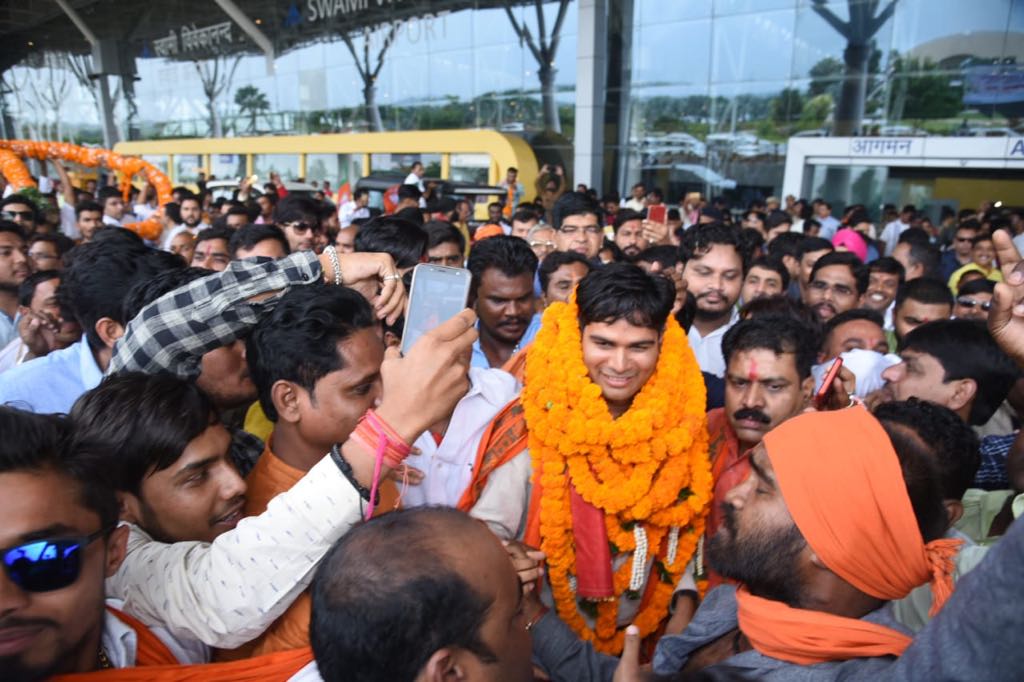 OPChoudhary_Ind's tweet photo. अपनी कर्मभूमि और जन्मभूमि छत्तीसगढ़ से आज मैं अपने राजनीतिक जीवन का सफ़र शुरू कर रहा हूँ। आप सब के आत्मीय स्वागत, प्यार और साथ के लिए मैं हमेशा ऋणी रहुँगा। https://t.co/SpAnWfhwMV