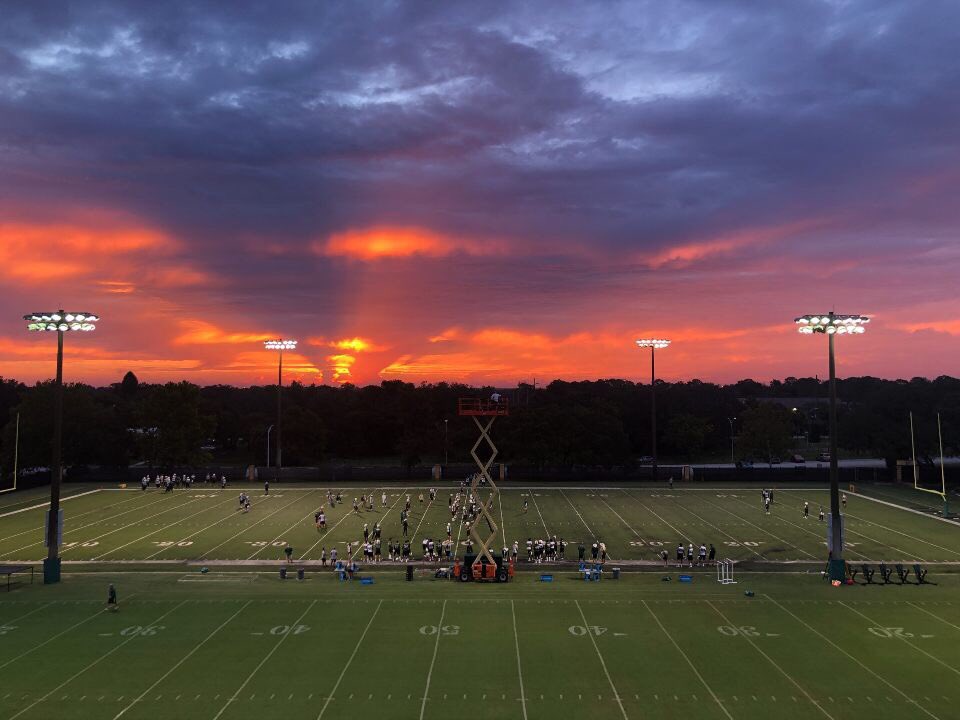 USFVideo's tweet image. Beautiful sunrise over our practice this morning! #WorkDay 2 days out from game day! #BullStrong @USFFootball