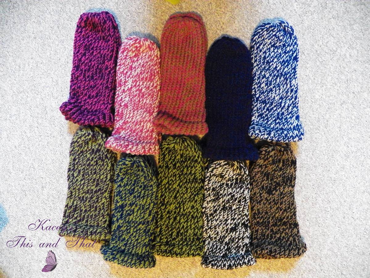 kaceythisthat's tweet photo. Slipper Socks - $20.00/pair

Measure 12" long.  One size.  Click on link in bio for more information.

#kaceythisthat #knitted #kniftyknitter #socks #slippers #slippersocks #colourful #warm #yarn #wool https://t.co/vTGvyqHhT6