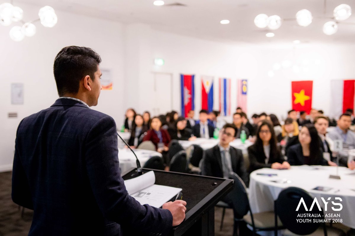 MetaliCoin's tweet photo. Pics of Rishi Kher, a keynote speaker on the topic of #Emerging #Technology at the 2018 ASEAN Youth Summit.
#MetaliCoin https://t.co/iVzZM2ms06