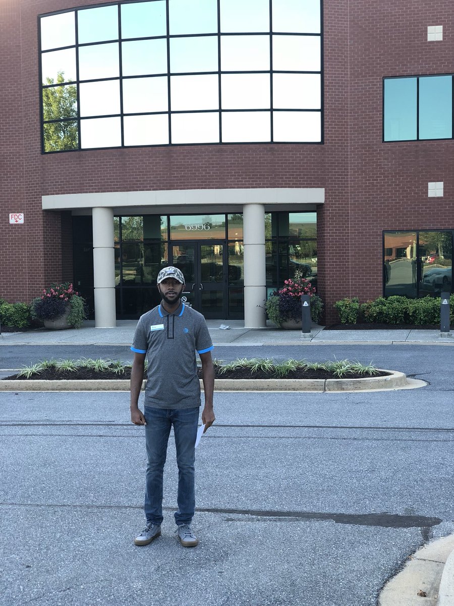 AndrewLeist's tweet photo. Dropping off some First Net flyers hunting for some extended primary! #Firstnet #feetonthestreet #sheerdisruption @MikeJablonski5 @DobbinStr0ng @DouglasJanifer https://t.co/gMO0xuJpZP