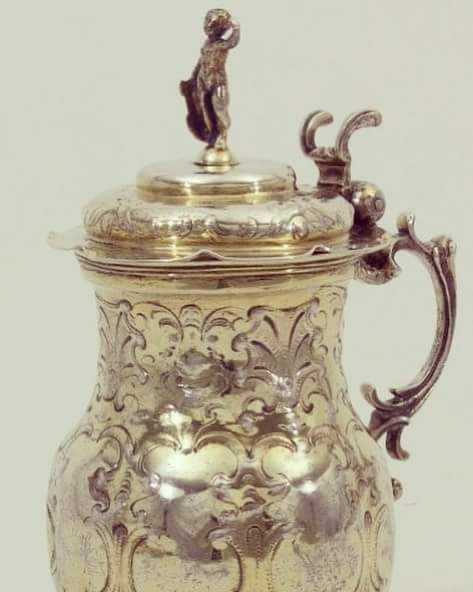 SiobhanvGordon's tweet photo. #grotesques, #putti and #earshape some features of the #German #auricularstyle. Works in #silver offer examples of this #style in #art #decorativearts #silvergilt #jug #Leipzig #wonders #seventeenthcentury #c17 #authentic #decorative #historic @helgamatzkeeuropeansilver https://t.co/whAuFQjywi