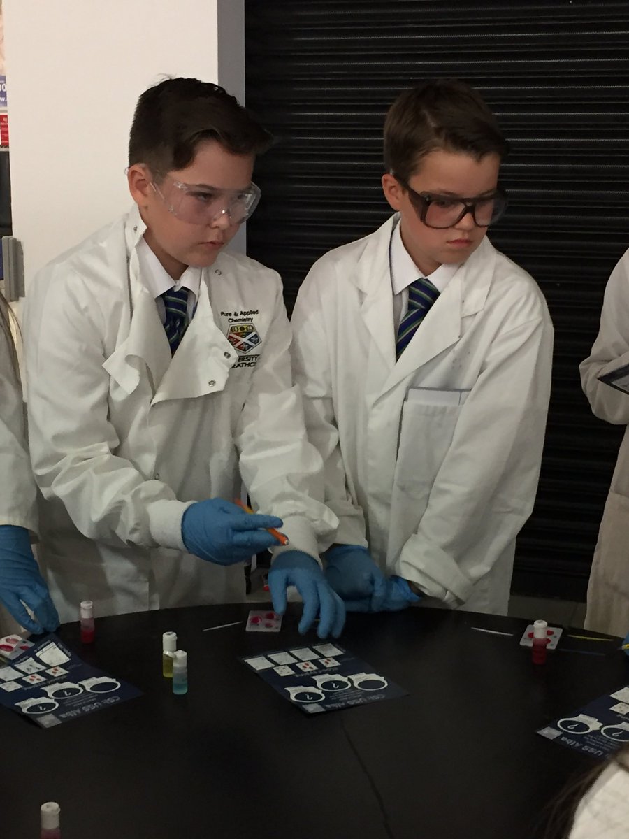 sahs_art_tech's tweet photo. Final workshop of the day with @UniStrathclyde CSI: USS Alba  👩🏻‍🔬👨🏼‍🔬🔬 #GPASTEM18 @StAndrewsHS @sahs_science https://t.co/ngMcL47EWi