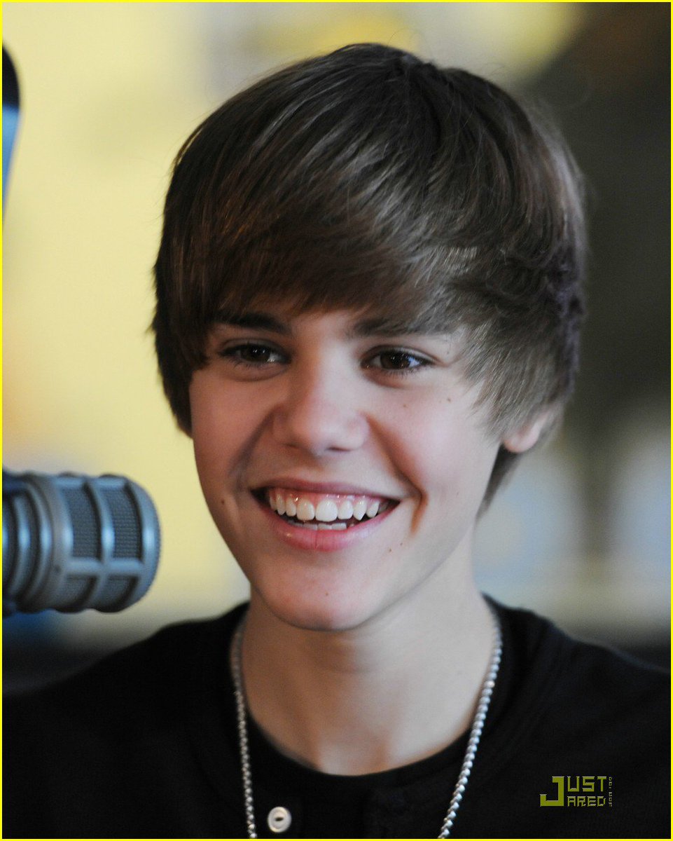 Beliebe52824628's tweet photo. My little boy grew up... he is so perfect he has all talent ,he is so adorble e deserves the 🌎... I LOVE U @justinbieber ❤❤ #Beliebers #beliebersarehereforjustin #3yearsofWDYM #sweettwets4justin https://t.co/L4REhM68Je