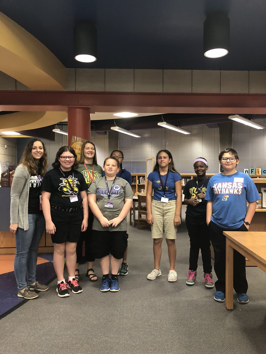 MsPodschun's tweet photo. #ThinkCollegeThursday is in full swing @WpsBrooks! @WichitaUSD259 @WPSAVID @BrooksAVID @wpsbrookslib #ThisIsAVID #AVIDAWESOME #WPSProud #WPSFutureReady https://t.co/hTljZLYzBS