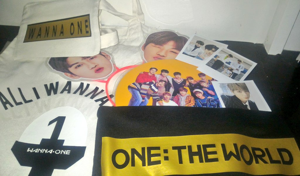 oh_i_saw_niel's tweet photo. already got my W1 concert bundle!! I'm soo excited for this Saturday! Thank You @kollectablesph for being so accommodating and nice. ☺  see you this Sat! https://t.co/Luz9NqsTpg