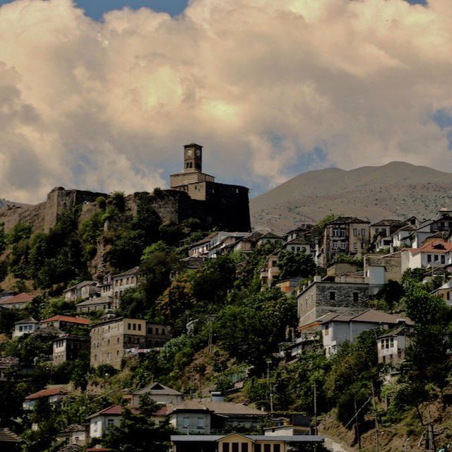 WorldRider's tweet photo. | Lovely Gjirokastër in Southern Albania, another Ottoman town and World Heritage Site —

#Gjirokastër #Albania #MedievalTown 
#worldrider #travelwriter #ridingtheworld #aroundtheworld #everycountry #foodexplorer #travelseries #thefoodexplorer  #worldtra… https://t.co/DtVDr8lwCv https://t.co/DhqKa9mjt9