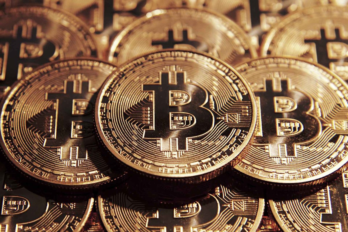 BGXBlockchain's tweet image. Bitcoin bulls need to defend key support at $6,905, else the short-term bullish look would be invalidated. Press time, the leading cryptocurrency is trading at $6,920 on @bitfinex – down 2 percent on a 24-hour basis. The pullback from the previous day's high of $7,139 
Stay #BGX