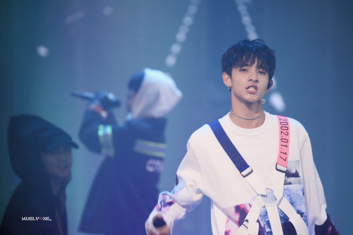 Muelvone's tweet photo. 180830 潮音战纪 
Be humble!
@bravepunch0117 
#사무엘 #kimSamuel #SAMUEL_ONE #Samuel #ONE https://t.co/MEr5EDiX6R