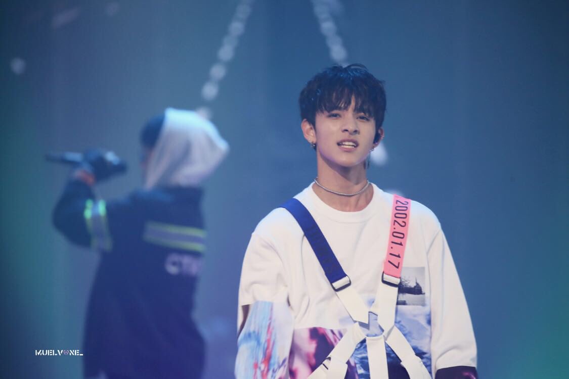 Muelvone's tweet photo. 180830 潮音战纪 
Be humble!
@bravepunch0117 
#사무엘 #kimSamuel #SAMUEL_ONE #Samuel #ONE https://t.co/MEr5EDiX6R