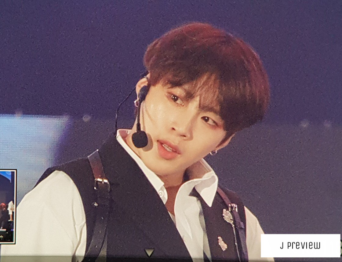 jgraphy0322's tweet photo. 180830 소리바다 어워즈 프리뷰
수상 축하해🤗
#WANNAONE #HASUNGWOON #SUNGWOON #워너원 #하성운 https://t.co/rC8rLYP8uG