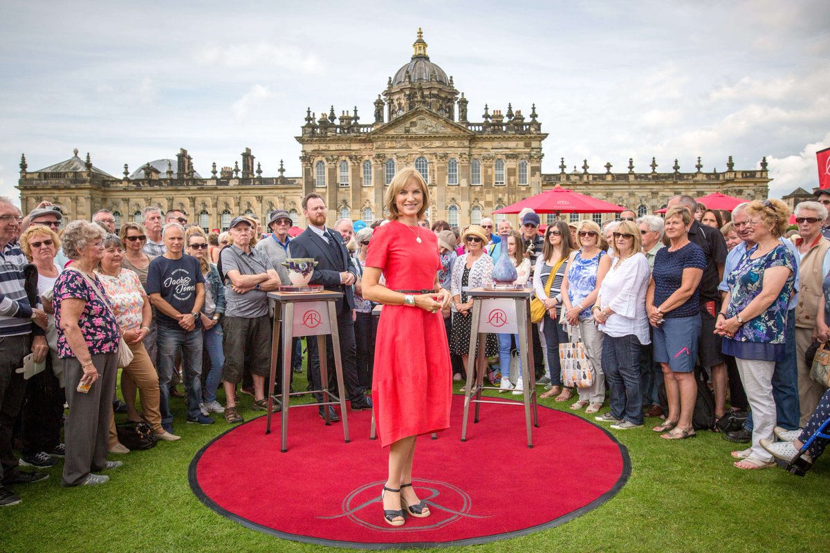 DevonTopDaysOut's tweet photo. Devon hosts BBC Antiques Roadshow at @Buckfast_Abbey on 13th Sept. FREE to attend and on from 9.30-4.30pm. Dig out your beloved treasures and family heirlooms and enjoy this exciting day.  Read more here https://t.co/qulZ7NvSCa  @VisitDevon  @Devonlife @GreatDevonDays https://t.co/fLvM2efzuJ
