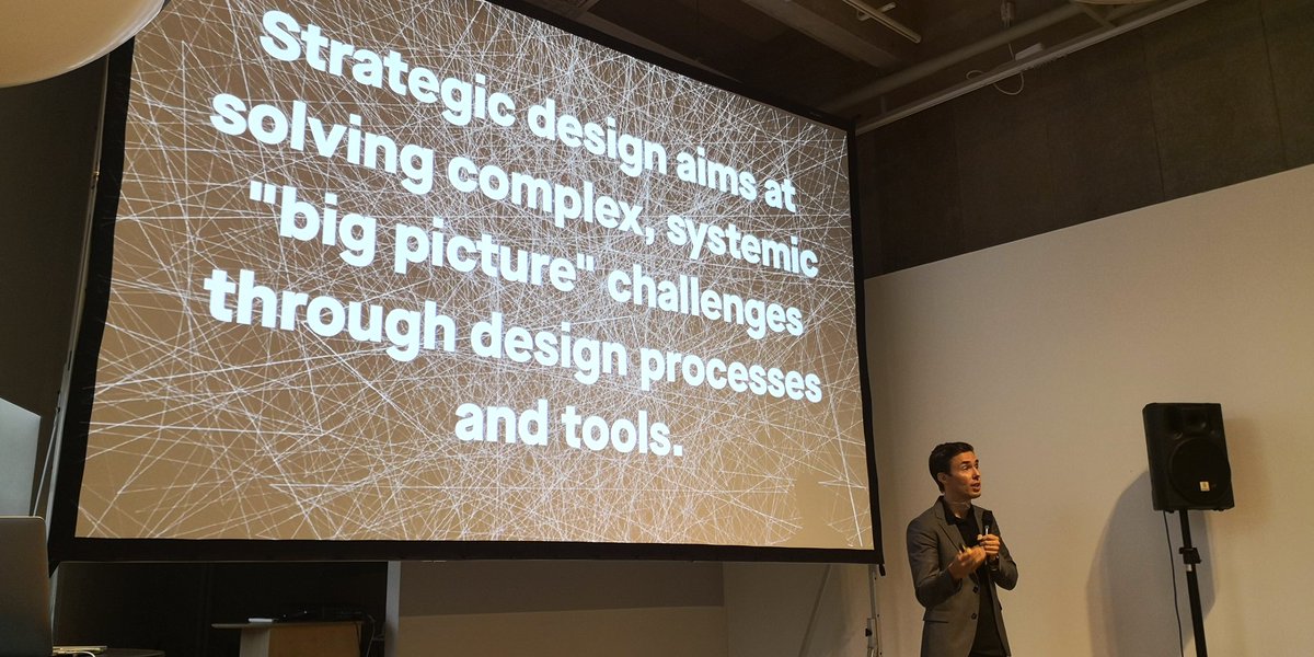 JoBayLahti's tweet photo. "Strateginen design pyrkii ratkaisemaan " ison kuvan", ei vain yhtä asiaa" @tobiasdahlberg #designforumdate https://t.co/WlDoP8RPHD