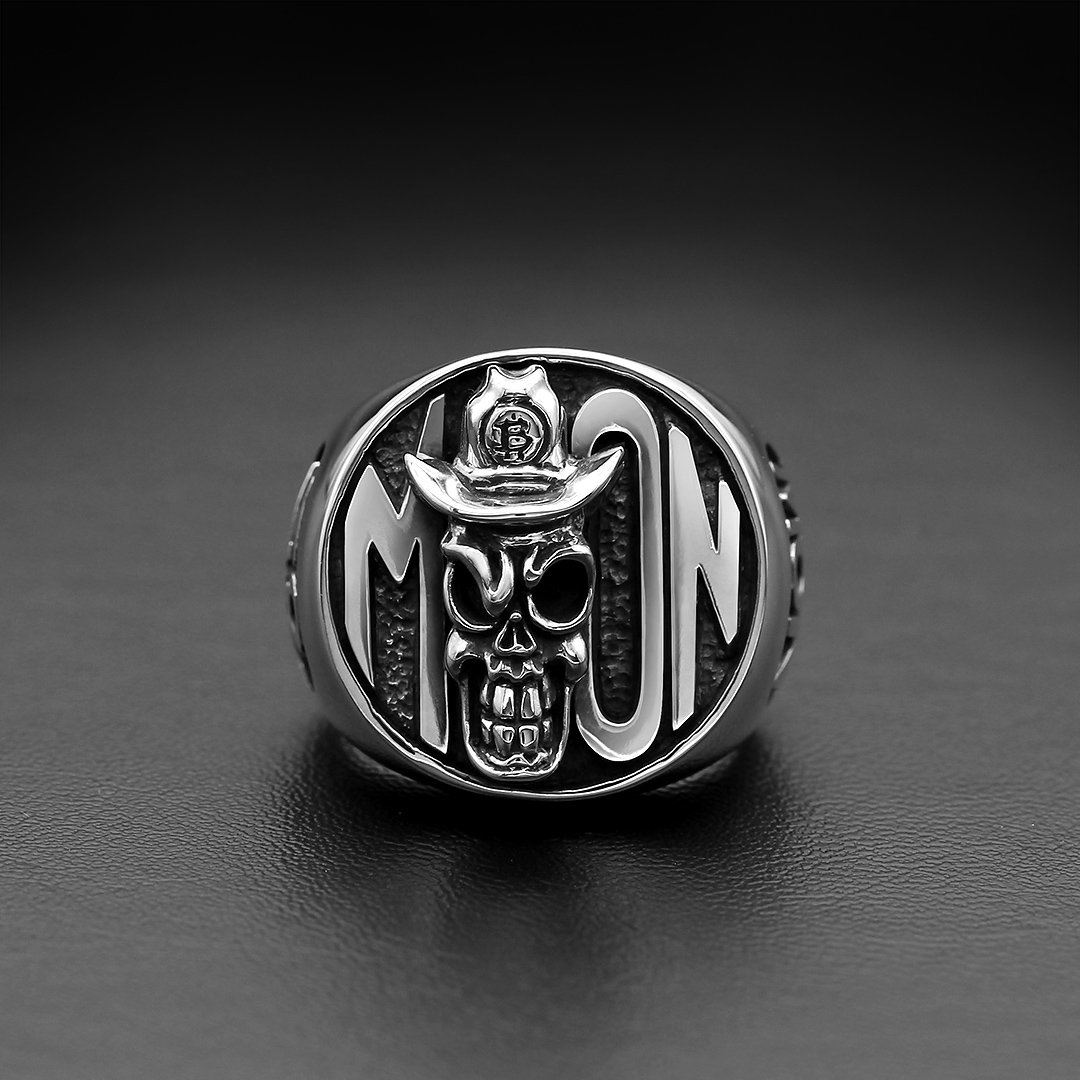 DeificJewelry's tweet image. When crypto meets outlaw. This brand new To The Moon Cowboy Ring is designed for those who live on the edge and moonboys everywhere. 
.
#deific #cryptocollection #badassdesign #newrelease #tothemoon #cowboy #blockchain #crypto #cryptocurrency #cryptojewelry #bitcoin #moonboy