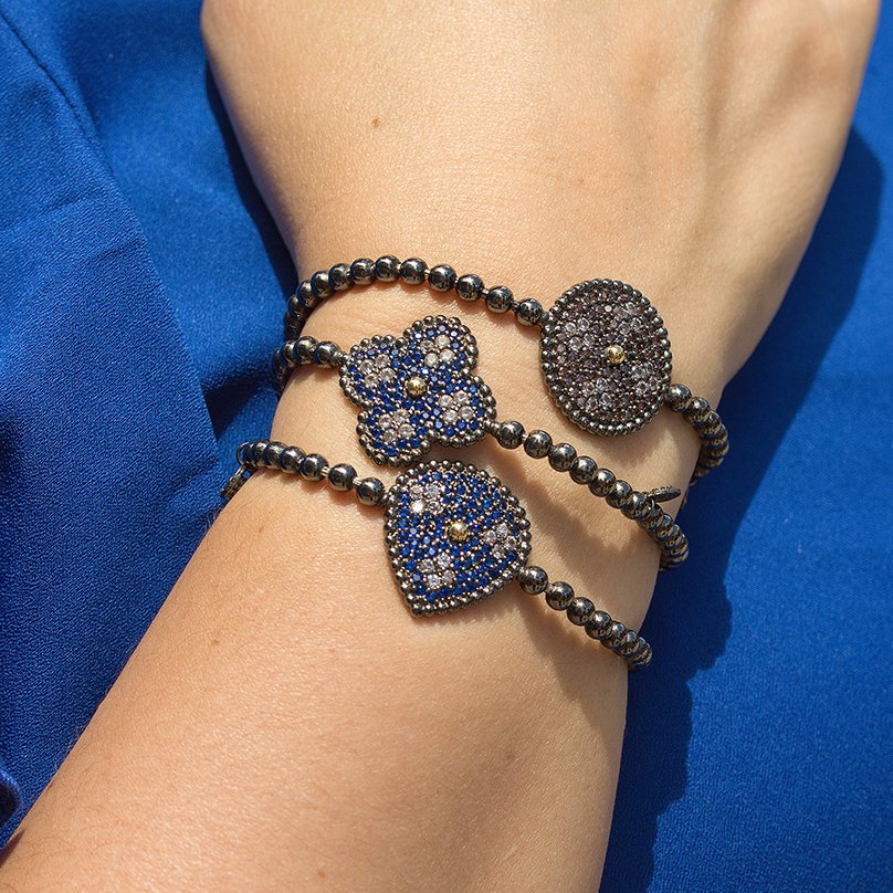 BohemmeJewels's tweet photo. Combinar más de una pulsera es una #tendencia en alza este verano. Dale un toque diferente a tu look veraniego con las pulseras #PrincessTale 💙 Wearing multiple bracelets at once is super trendy at the moment. #PrincessTale gives that glamorous touch to your summer look.
#jewels https://t.co/3ApYH6IMeb