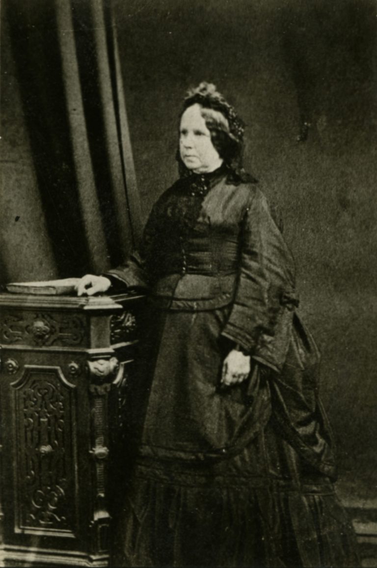 dcb_dbc's tweet photo. Bio of the Day: Joséphine-Éléonore d’Estimauville was born #OTD in 1816. The story of her marriage, an affair, and a murder plot served as the inspiration for #AnneHebert’s 1970 novel "Kamouraska". https://t.co/q1RF1zb8fP #CdnHist #CdnHistory #Kamouraska #Quebec https://t.co/if5Yf1eWTy
