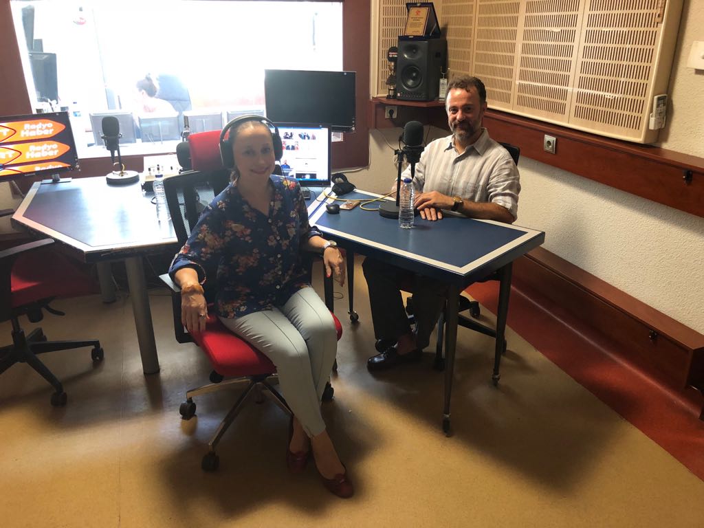 Ekonomi Masası başladı. Feryal Ardal'ın bugünkü konuğu Stratejist Özgür Hatipoğlu. 
#istanbulradyosu <a href="/FeryalArdal/">feryal ardal</a> <a href="/ozgurhatipoglu/">Özgür Hatipoğlu</a> 
Bizi internet üzerinden dinlemek için:radyo.trt.net.tr/Kanal/9/trt-ra…