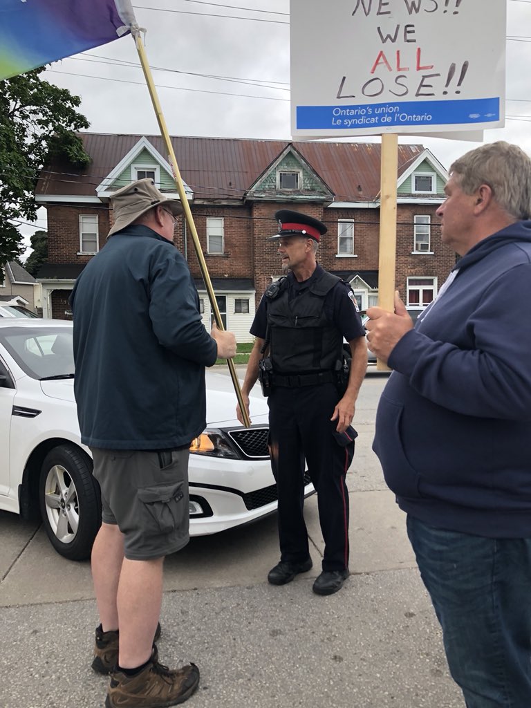 lenelliott's tweet photo. .@OPSEU -A small win today! Security called police on us for the saw horse I built, for SAFETY of our members, &amp; Owen sound police said “he didn’t see a problem with it” 
Security currently crying in the corner!
Apparently hitting people is ok but not 2 x 4’s in #owensound
@SEFPO https://t.co/ifBUAsaK8A