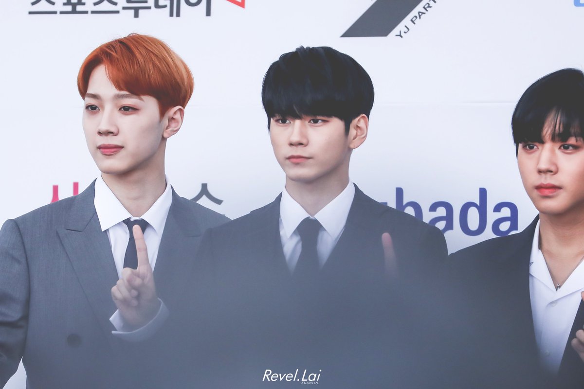 23seconds_'s tweet photo. 180830 SOBA Blue carpet 💙

#赖冠霖 #라이관린 #LAIKUANLIN 
#옹성우 #박지훈
#워너원 #Wannaone https://t.co/08p1FOG6f8