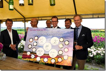 Ondertekening aanvraag regiodeal met Rijk voor een toekomstbestendig bollenlandschap. gomdb.wordpress.com/2018/08/30/ond…