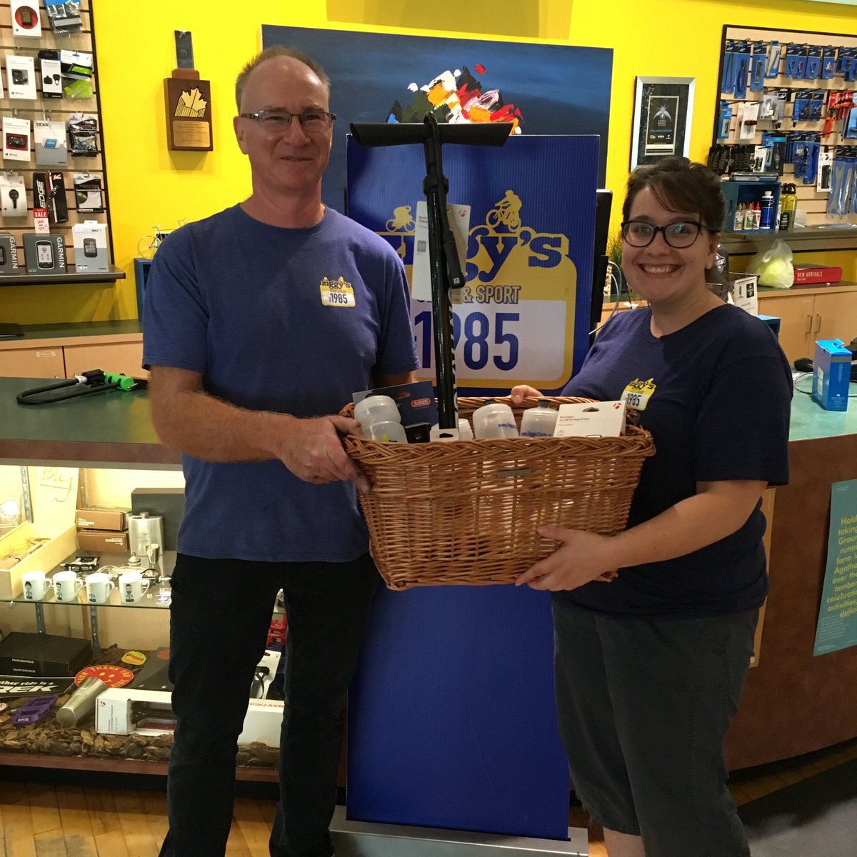 holdthelineWR's tweet photo. Check out this gift pack from @ZiggysCycleKW - they'll also be managing one of the aid stations along the long cycling route! 
Couldn't do it without great local partners like this 🚲🚲🚲
#kwawesome #HTL2018 #festival #cycle https://t.co/sg2ObfuJfv