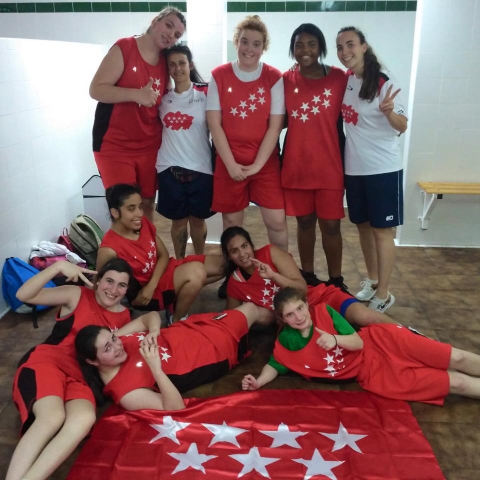 Raul_LucasM's tweet photo. ¿Conocéis a estas chicas? Son subcampeonas de España de baloncesto de @feddi y van a intentar superar a la vigente Campeona @fedeacyl en los Juegos Parainclusivos que se celebrarán en @Ayto_Las_Rozas los próximos 14, 15 y 16 de octubre. @femaddi @deportecmadrid #deporteparatodos https://t.co/iIwMFI6IbP