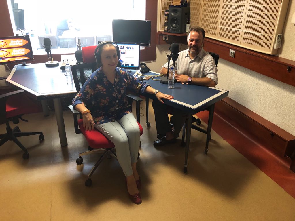 #EkonomiMasası devam ediyor. Bugünkü konuğumuz Stratejist Özgür Hatipoğlu. 
#istanbulradyosu <a href="/FeryalArdal/">feryal ardal</a> <a href="/ozgurhatipoglu/">Özgür Hatipoğlu</a> 
Bizi internet üzerinden dinlemek için:radyo.trt.net.tr/Kanal/9/trt-ra…