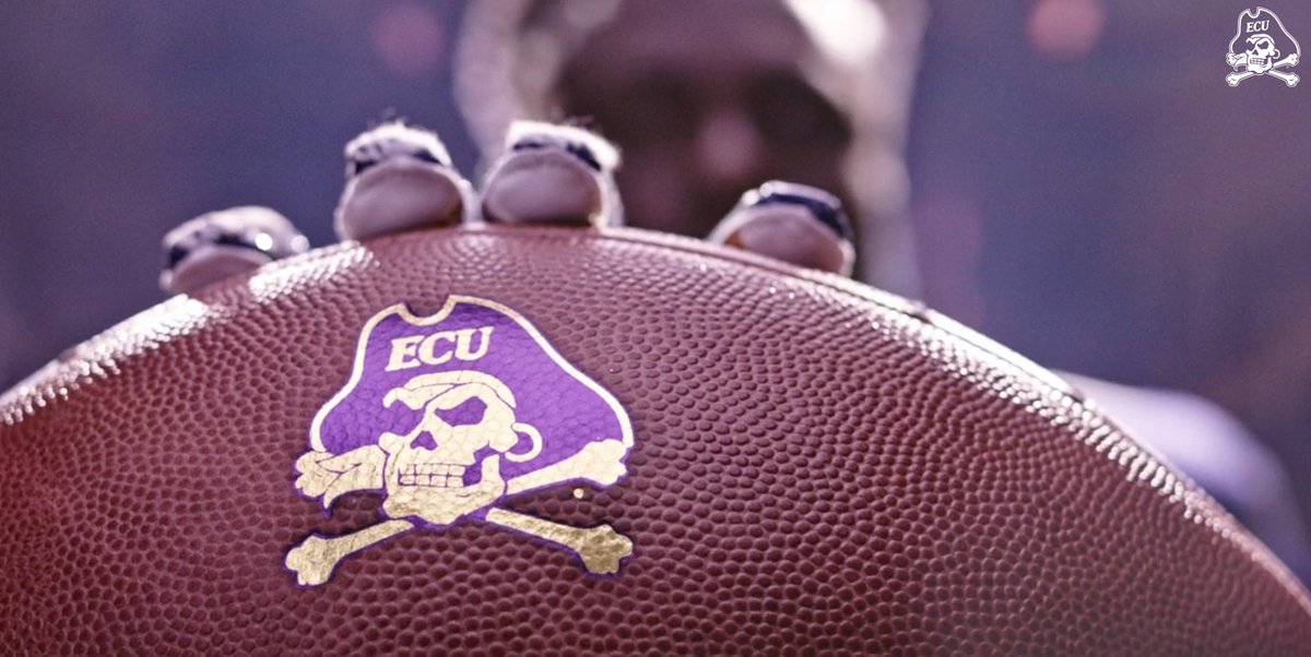 "He's dashing and daring,
A fierce buccaneer,
For the sight of his plunder
Pales many with fear."

☠️☠️☠️
🎟️: bit.ly/2zCx9wN