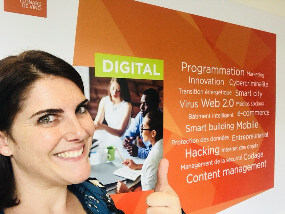 Steph_nCo's tweet photo. Rien de tel qu’un call avec mon tuteur de thèse et #mentor @thierry_pires pour me rebooster 🤩 - suivez-moi pour savoir comment concevoir une interface mobile qui accroche l’utilisateur - @IBM_France be ready ➡️ #RaisingTalent #DigitalTalent #MBAMCI #CompellingUX https://t.co/xYeBfamSht