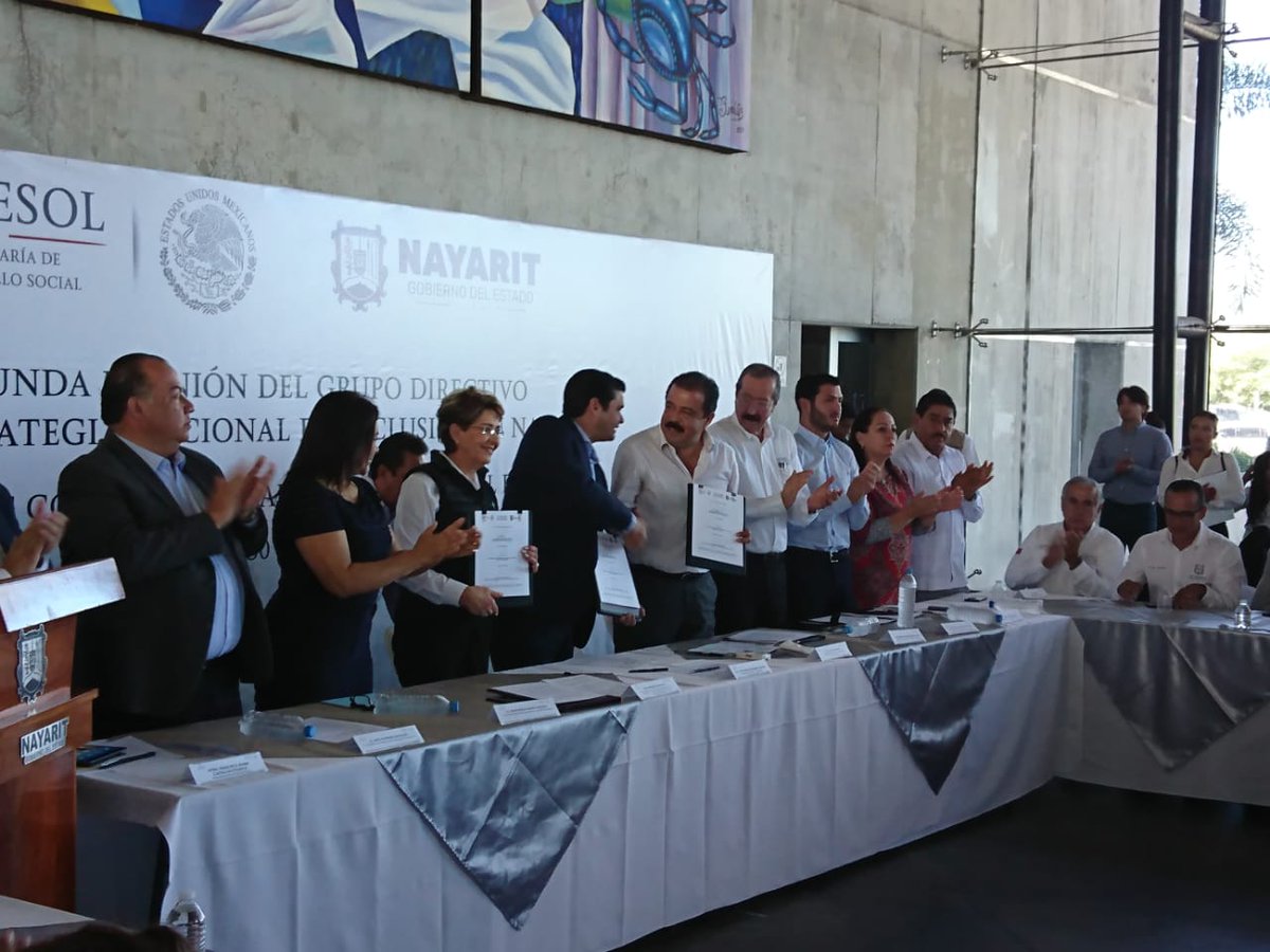 CONADIS_MX's tweet photo. El #CONADIS y el @NayaritGobierno firman Convenio de Coordinación para favorecer la inclusión de las #pcd de esa entidad. @_MJuan_ @aegn @EvielPM https://t.co/QuT63QS8sJ