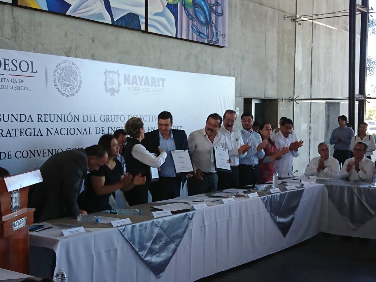 CONADIS_MX's tweet photo. El #CONADIS y el @NayaritGobierno firman Convenio de Coordinación para favorecer la inclusión de las #pcd de esa entidad. @_MJuan_ @aegn @EvielPM https://t.co/QuT63QS8sJ