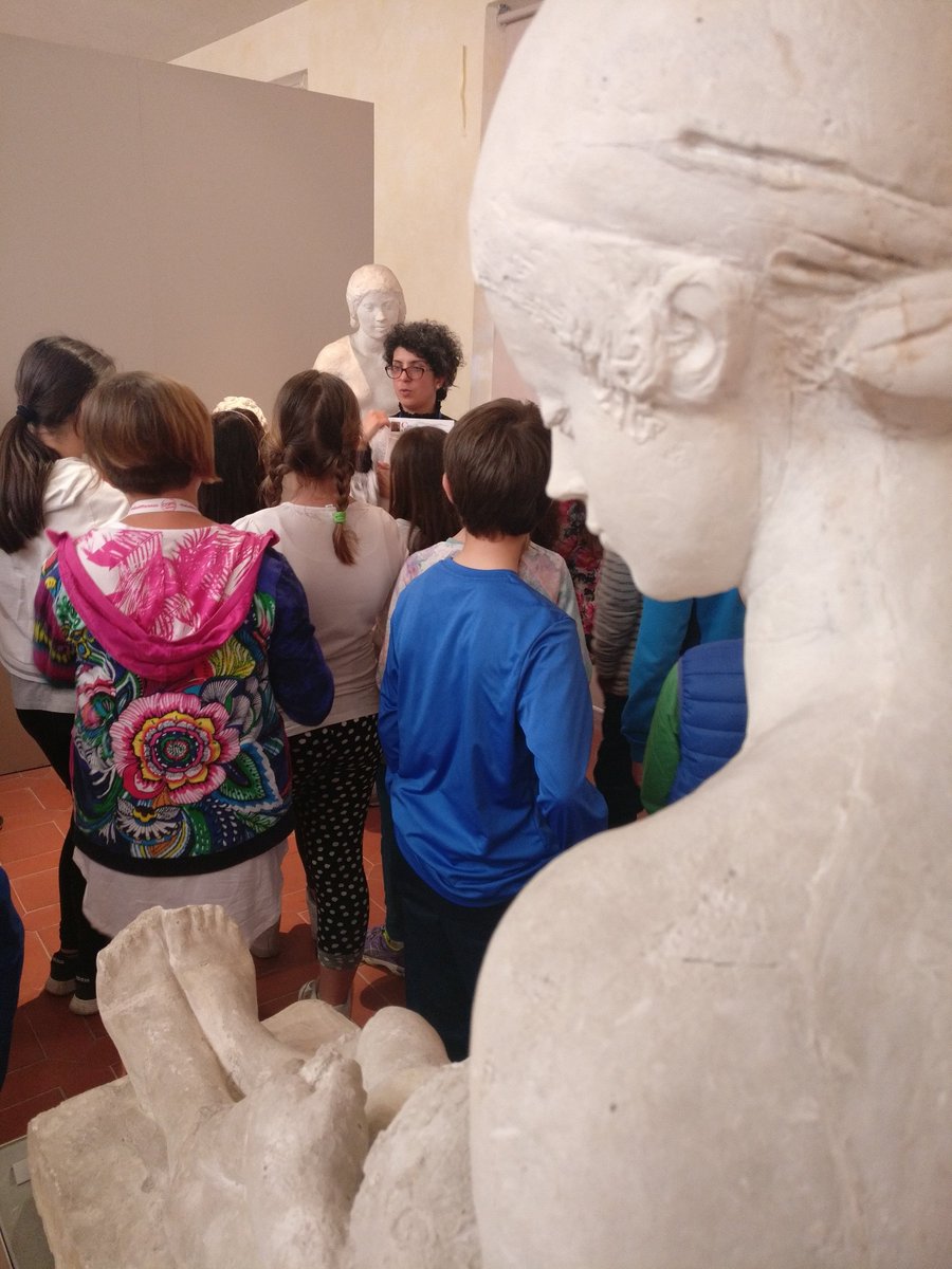 Tra le sculture di Griselli, artista del Novecento...
Bambini a <a href="/palazzorealepi/">Palazzo Reale Pisa</a> durante una "Caccia al tesoro"!
#museo #Toscana #sculptures #Collezioni #novecento #arte