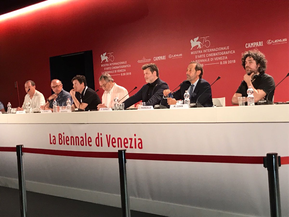 GRUPMEDIAPRO's tweet photo. Presentación a la prensa de #MiObraMaestra en @la_Biennale, con el director Gastón Duprat y los actores Guillermo Francella y Luis Brandoni. Una película coproducida por MEDIAPRO. https://t.co/h6qHZtVxYG  #BiennaleCinema2018 #Venezia75 https://t.co/4KUls3qhgl