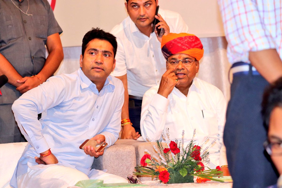 TCGEHLOT's tweet photo. सरदारशहर , चुरु में आयोजित सामाजिक अधिकारिता शिविर में लगभग 1071 दिव्यांगजनों को लगभग 2 करोड़ रु की लागत के जीवन सहायक उपकरण वितरित किए गए। जिसमें माननीय सांसद श्री @RahulKaswanMP जी की सांसद निधि से 40 लाख रु के सहयोग से 355 मोटरचलित ट्राईसाइकल भी बाँटी गई। #EmpoweringDivyang https://t.co/RcpRlxko6H