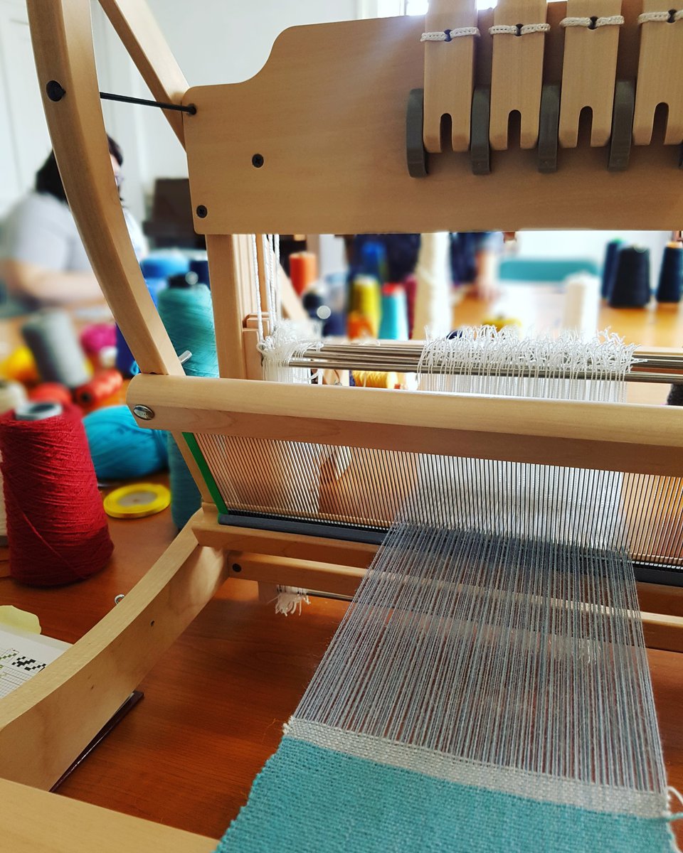 amybondtextiles's tweet photo. Ohh our fancy new addition to the workshops is going down a treat! ✂️ Looking forward to seeing what my Thursday & Friday weavers will get up to! 🌟 #thcars2 #paisley #weaving #heritage #craft #textiles #tableloom https://t.co/p8qtvaTw6h