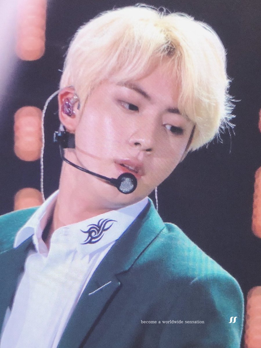 sensation1204's tweet photo. 180830 #worldwidehandsome 
#BTS #JIN #슥찌니
#4ever_월드와이드핸썸 https://t.co/Pipa1JYZIk