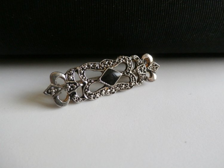 Marcasite #Brooch, Silver Black Marcasite Pin, Ladies #marcasitebrooch #broochpin
#silverblackbrooch
#vintagejewelry  
#womensbrooch #ladiesbrooch
#rectangularbrooch 
#retrojewelry #collarbrooch
#mothersdaygifts
etsy.me/2onQxoI
