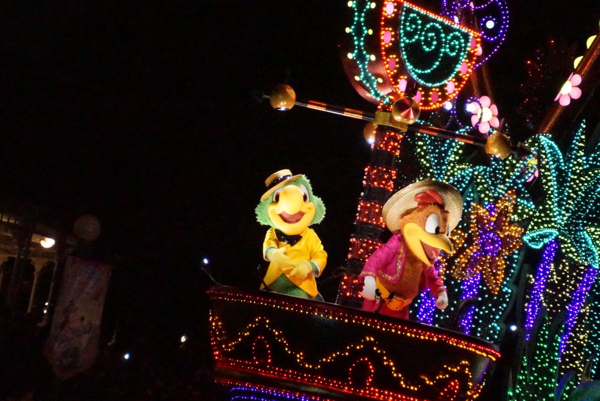 Disney08k06's tweet photo. (あっこっちむいた、、、🤣🤣🤣) https://t.co/OL8DYNQ7b0