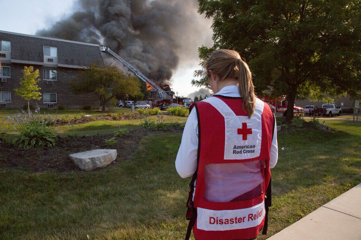 Are you looking for an opportunity to tackle pressing problems by contributing to the community? Are you looking for a chance to gain valuable work experience &amp; use your expertise in a service-minded capacity? Join the Red Cross Americorps team! redcross.org/local/illinois…