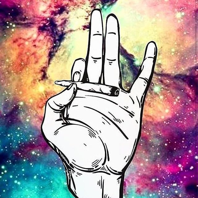 420partypeople's tweet photo. #GoodMorning passing you this #virtualjoint #puffpuffpass #wakeandbake #mmj #marijuana #legalization #letsgethigh #joints #blunts #IAmCannabis #iamhigh #highaf #ganjagirls #ganja #stonergirl #StonerFam #stoner #smokepot #smokeweed #Cannabis #weedsociety #weedstagram #edibles https://t.co/qbk1b0ssXP