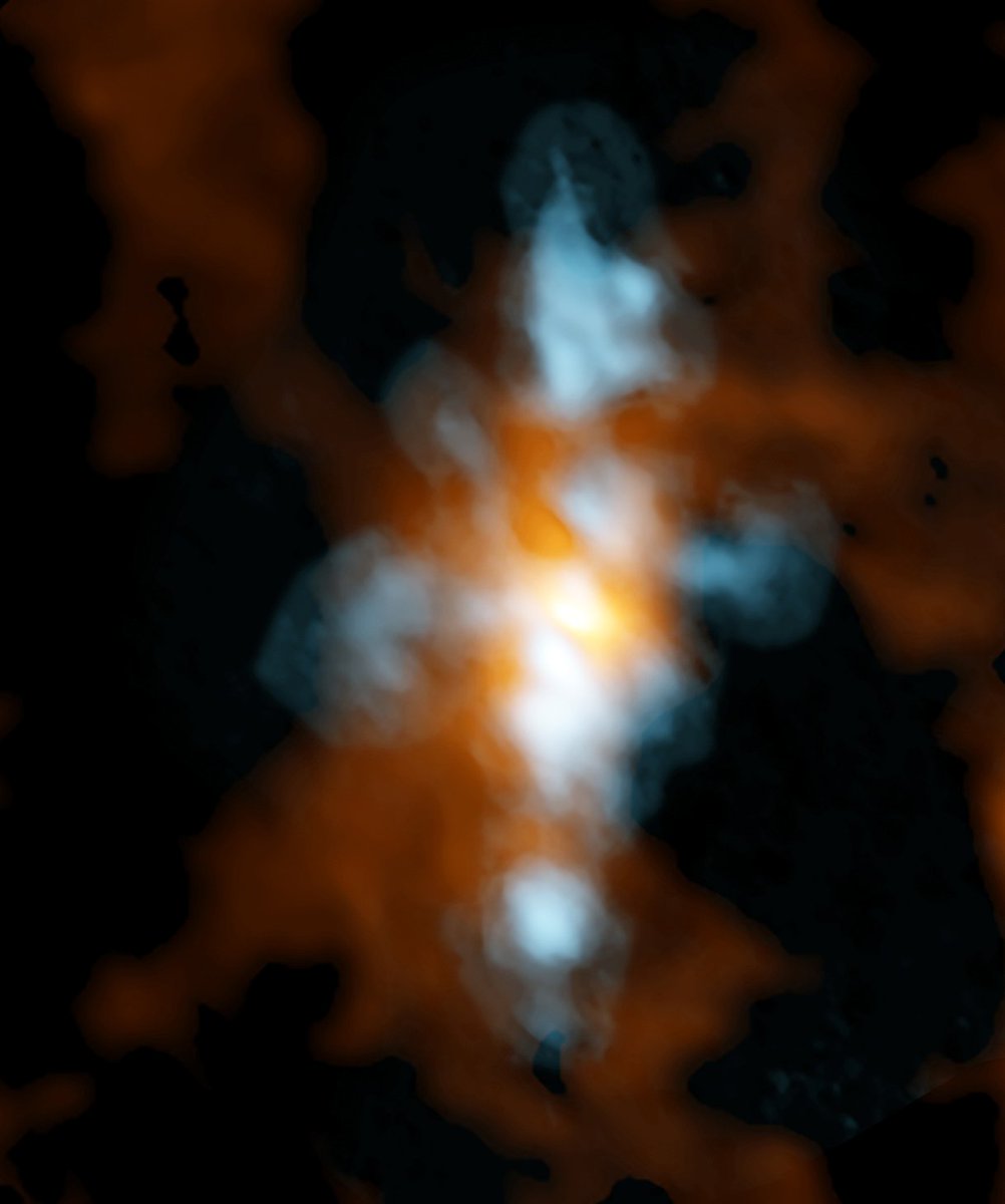 almaobs's tweet photo. #ALMAObservation📡✨ “Cat's Paw Nebula” view of a star formation area where -in blue- we detected heavy water (HDO) flowing outward.https://t.co/tDGEt64Iq7 https://t.co/awJ02aWa5v