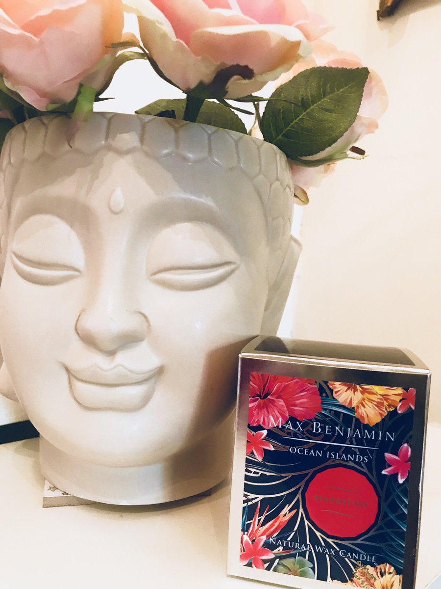 susanmaxwell777's tweet image. Last 24 hours for competition giveaway Facebook page 
“My Sue Called Life”
 like &amp;amp; Share
  #maxbenjamin #luxurycandles