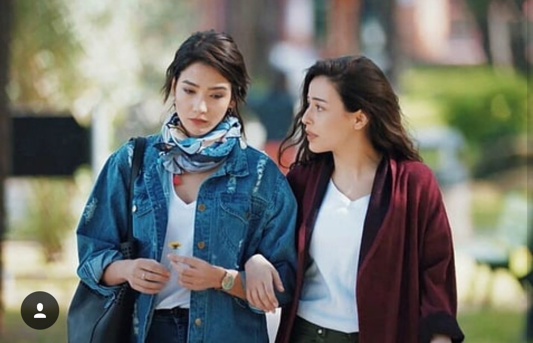 ilysmrss's tweet photo. Kötü durumdayken bile canları sıkılsa birbirine koşan ve dertleşen 
 #nazbah #ilay ❤❤❤ https://t.co/BYUbD2ZmSc