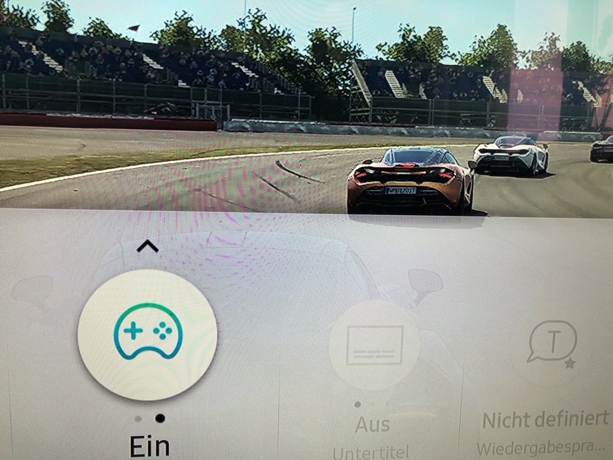 hardwareluxx_de's tweet photo. Wir schauen uns die Tage auch einmal einen Fernseher mit #FreeSync-Unterstützung von @AMD_Deutschland an - einen @SamsungDE-TV aus der #Q9F-Serie. Mehr dazu dann die Tage. https://t.co/WkBmDKcURJ