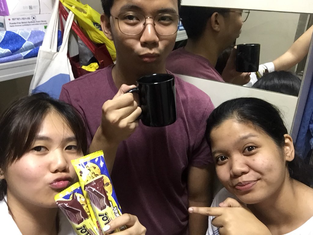 JAF4EVERR's tweet photo. Thank you ate nicole for giving seth foods

-admin janjay https://t.co/Y2RzjSD90a