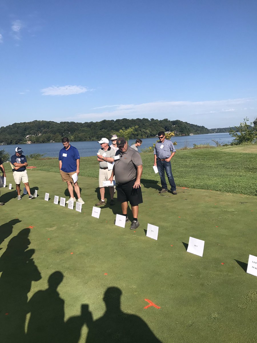 JSandersonTroub's tweet photo. Always great info from @UTTurfPath during field day. #UTTurfFD18 https://t.co/TcDd4bcpeg