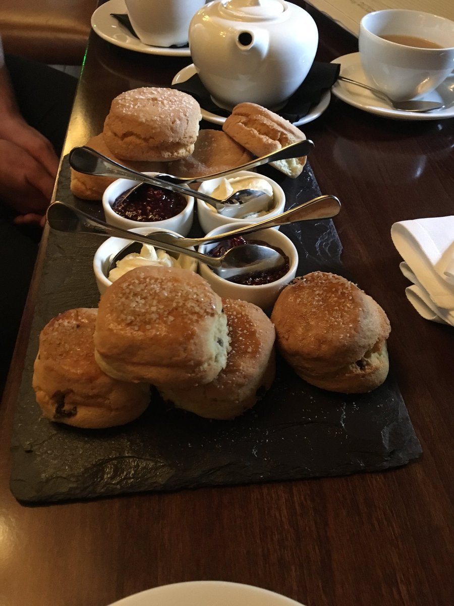 Meeting #scones with @denmcfarlane <a href="/Go_See_Scot/">Go See Scotland</a> at <a href="/themeldrum/">Meldrum House</a> #nomnomnom