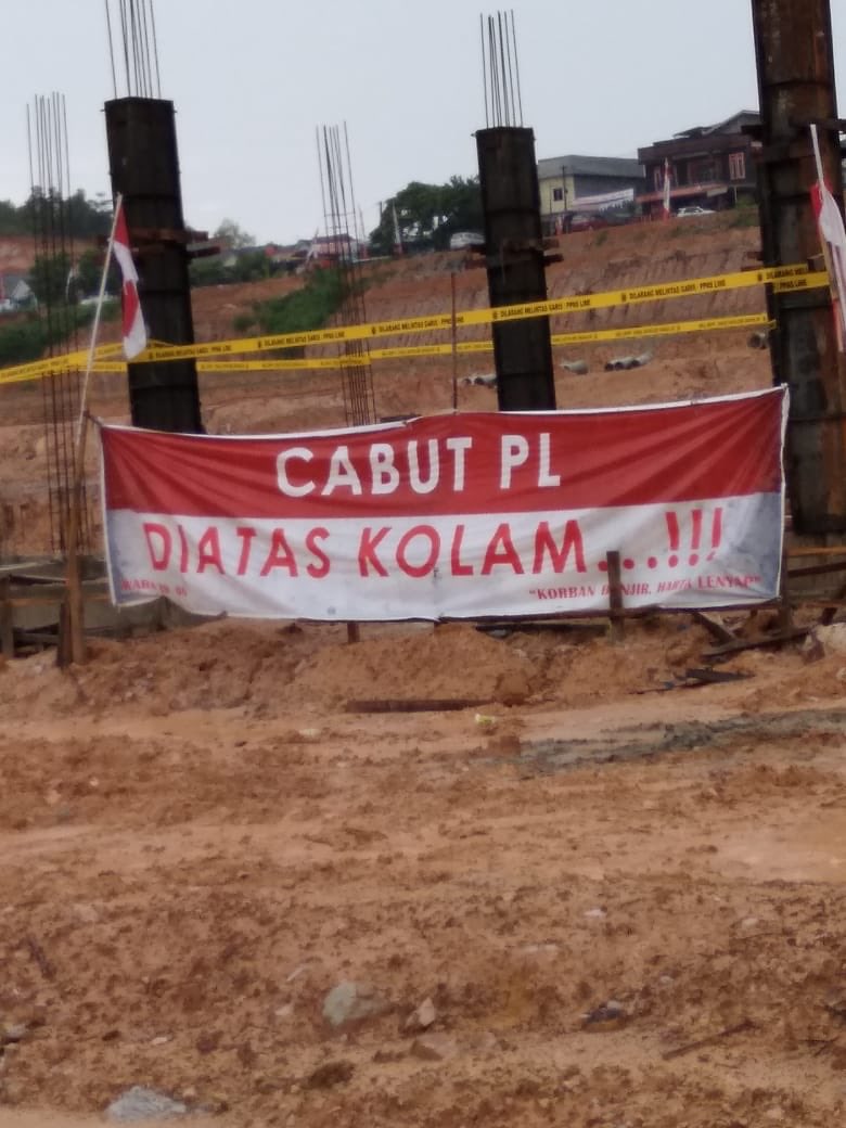 harazuku_yati's tweet photo. #BPBatamBiangKeladiBanjir Kembalikan kolam tiban koprasi Batam .
Hujan lebat 10 menit mengakibatkan banjir #BPBatamBiangKeladiBanjir https://t.co/0iE0wUproI